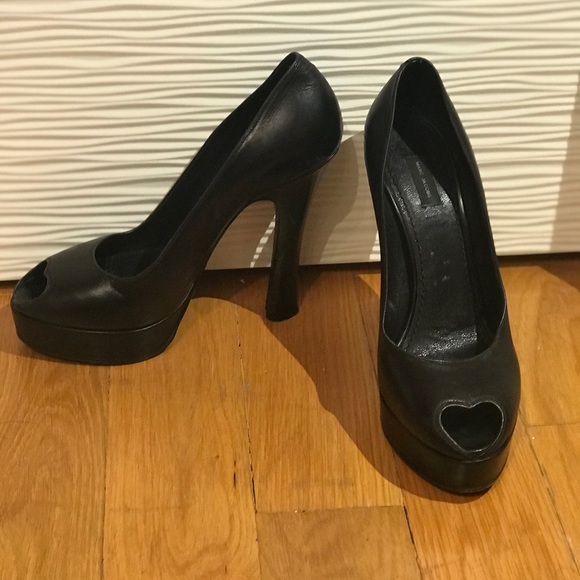 marc jacobs black heels